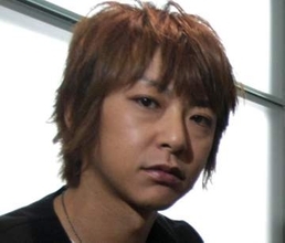 「GLAYの時とは違う！」JIRO〝印象がらり〟最新オフショットに歓喜の声「JIROさんって家庭のイメージない」「まさかの素顔」