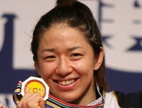 「マジで分からんやった」「初めて見た！」雰囲気ガラリ浜口京子さん・人気タレントとの2ショットに「まさかのコンビ！」「お二人が会話しているところを見てみたいです」