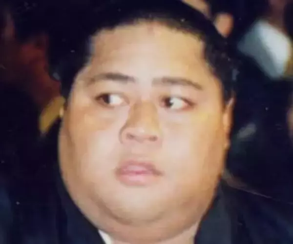 「腎臓をひとつ夫へ…」元大関の小錦、腎臓移植手術から1年…ドナーの妻が病乗り越え〝夫婦ショット〟を公開！「だいぶ痩せた」「笑顔に安心」反響続々