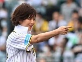 「感謝感激雨六甲おろし」有働由美子〝憧れ虎戦士〟藤川球児監督と2ショットに反響「愛にアッパレ」「キラキラした目ど直球」