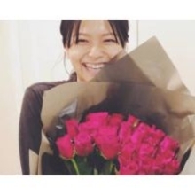 朝ドラ俳優同士電撃婚から10年…〝激レア夫婦ショット〟榮倉奈々＆賀来賢人の親密姿に「おんぶしてるの尊い」「結婚10年でこの仲の良さ凄い」の声