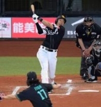 「勝負はここから」　ソフトバンク柳田悠岐、同点の2号ソロは代名詞の逆方向弾　日本ハム伊藤大海の149キロを完璧に捉える