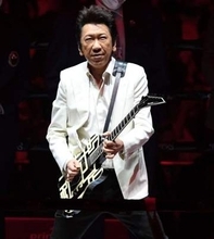 「なんという豪華なツーショット！」布袋寅泰、ロンドンで〝大物俳優〟と再会「BOOWYとシブがき隊」「ほんと、日本ではあり得ない姿」