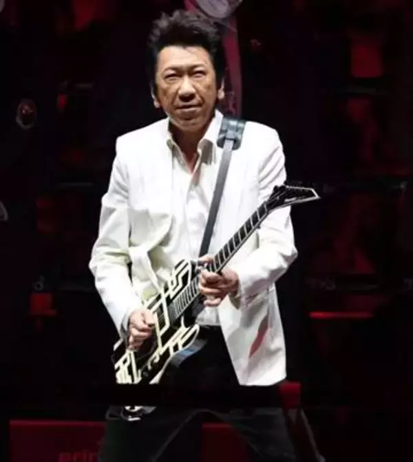 「なんという豪華なツーショット！」布袋寅泰、ロンドンで〝大物俳優〟と再会「BOOWYとシブがき隊」「ほんと、日本ではあり得ない姿」