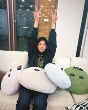 「そんなにはしゃいで気付かれない？」電撃婚から5カ月...大河〝家康〟俳優が人気スポットで堂々小躍りにファン歓喜「踊ってる〜」「顔小さ」