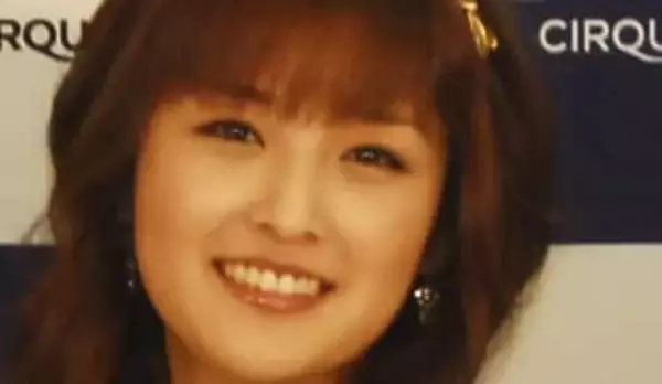 「41歳だと⁉」2児の母、石川梨華〝超ミニ丈＆編みタイツ〟ショット「このスタイルはすごい」「現役のときと変わらないですね」