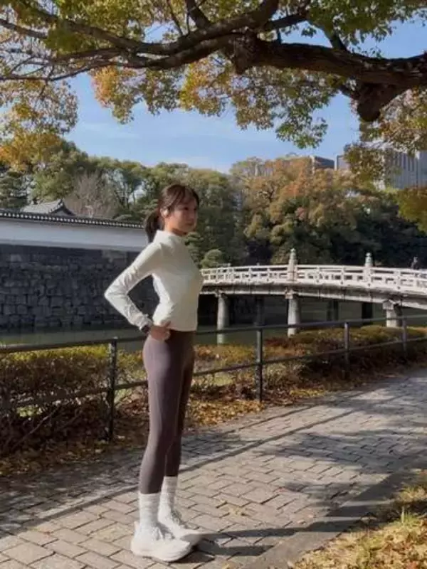 「神がかってる」「ぱんっぱんやん」〝アイドル史上最強BODY〟横野すみれ〝くびれ際立つビキニ〟ショットに反響続々
