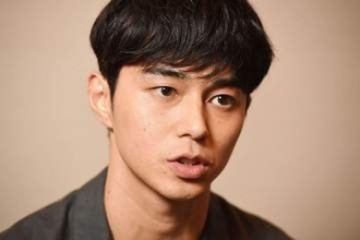 「え…東出昌大!?」再婚＆先月まで音信不通…〝雰囲気一変〟姿に衝撃「変わりすぎやろ」「今こんな感じに…」「ワイルドになったり爽やかになったり…」