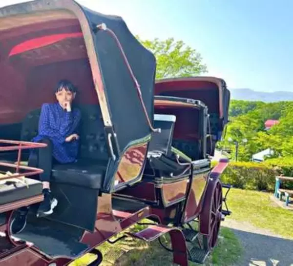 人気俳優と復縁し結婚2回、50代で〝22歳差〟年下男性と再婚…63歳女優広田レオナ〝妖艶〟な姿に「惹かれます」「独特の雰囲気出してる」の声