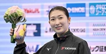 〝へそ出し大胆ウェア〟池江璃花子の最新ショットに反響続々「バッキバキ。パワーアップしたね」