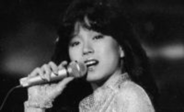 「まさか地上波に…‼」中森明菜が異例のTV出演！〝60歳驚きの姿〟に騒然「今こんなお顔なの⁉」「喋ってる姿見るの久々」「冗談抜きに発光してる」