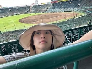 「足を隠したいのか出したいのか」志田未来〝透けパンツ〟始球式に「33歳に見えない」「人妻とは思えない」の声