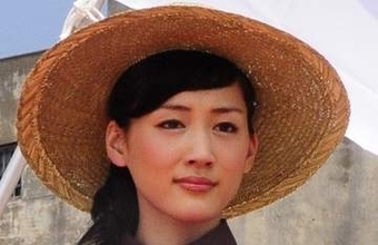 「変わらず仲が良い兄弟ですね」綾瀬はるか〝兄妹・夫婦〟役で共演俳優と5年ぶり2ショットに「相性ピッタリ」「落ち着いた雰囲気の歳上と合う」