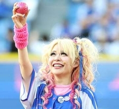 「こんな写真よく撮らせて貰えたな」エルフ荒川〝元恋人同士〟の芸人仲間との激盛れ3Sプリクラにネット反響「ばくゎら」「まじすげぇ」「荒川ちゃんにしかできない」