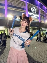 「注文どころじゃない」〝マックビキニ〟音羽美奈に反響続々「こんな店あったら毎日行っちゃいそう」「刺激が強すぎ」