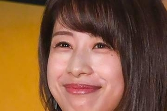 「全くカトパンに見えんかった」テーマパークを楽しむ加藤綾子アナ〝仰天ショット〟に反響続々「弾けてますね」