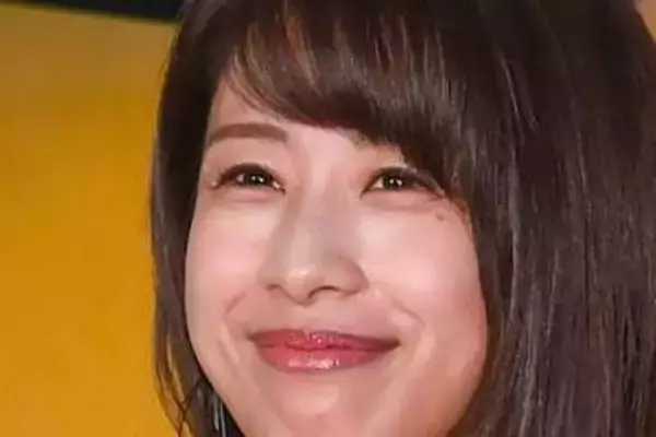 「全くカトパンに見えんかった」テーマパークを楽しむ加藤綾子アナ〝仰天ショット〟に反響続々「弾けてますね」
