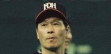 父はダイエー初V立役者、大胆サウナショットのモデル尾花貴絵に反響「なんと！」「やるね～」「スタイル抜群」