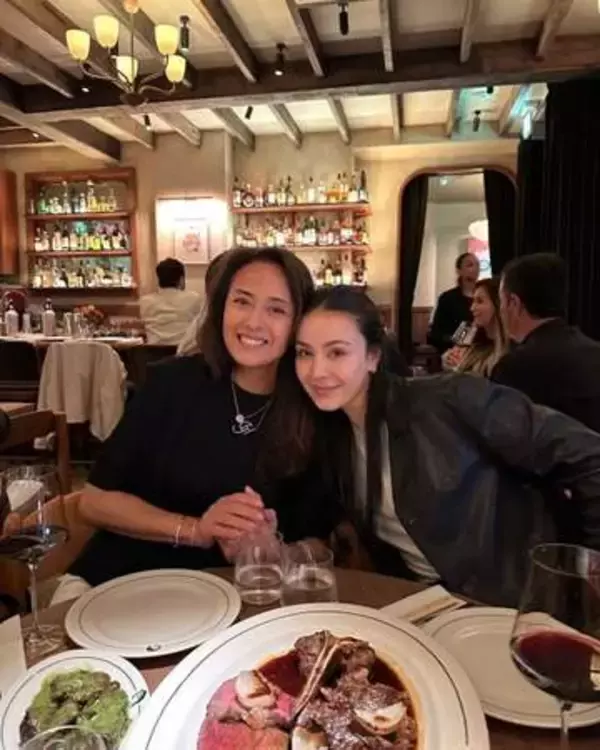 母は後藤久美子、父は元F1ドライバー…〝背中丸見え〟大胆ドレス姿の後藤エレナが話題「こんな幸せファミリーになるとは」