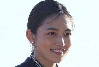 結婚＆妊娠発表の川口春奈…劇中〝ウエディング写真〟公開にファン歓喜！「こんな嫁さんが家にいたら…」「ドレス似合う!」「白ってやっぱり特別感」