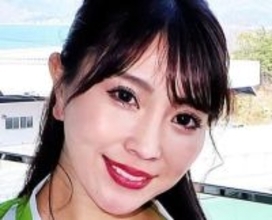 「ママに見えない」5歳下プロ野球選手との結婚発表から2年…2児出産〝グラビア女王〟森咲智美のニットワンピ姿に「角度が完全に…」「最近益々と…」の声