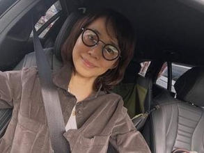 「しなやか過ぎる」石田ゆり子〝56歳の大開脚〟が話題「もう少しでペタン！ですね」「その歳でやれるってすげェ〜」