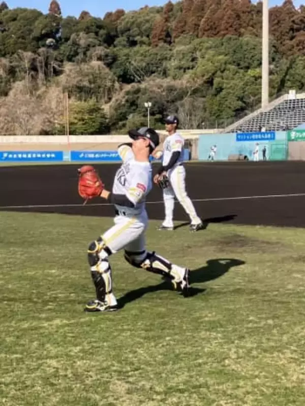 「やるとなったら必死に」　ソフトバンク栗原陵矢、捕手再挑戦へ　小久保裕紀監督の打診を受け　1軍では2021年が最後の出場