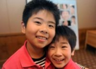 「まって!?ウワーッ育ったなぁ!!」M-1準決勝から19年…朝ドラ俳優となった25歳前田旺志郎〝お兄ちゃんと一緒〟近影に「頭ひとつ分くらいあった身長の差が…」「大人まえだまえだ涙」歓喜の声