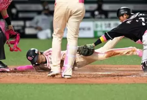 「度肝を抜かれました」ソフトバンク小久保監督　想定外の単独ホームスチールに驚き