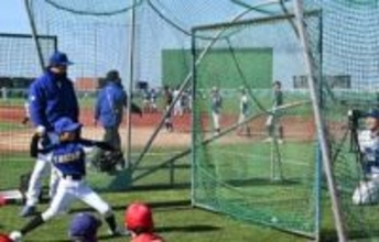 西部ガスが少年野球教室　小学生ら約130人と交流