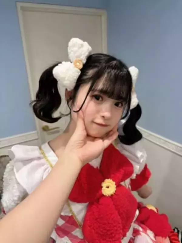 「やらせ無しの真実」「首の角度が…」〝超身長差〟衝撃動画、アイドル遠山澪香の投稿にSNS騒然「この空間マジで何」「専用のお部屋を見つけたね」