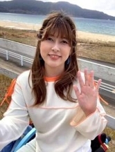 原因不明の病で歩行困難から6年…装着型ロボで歩行…女優・知花ちなの動画投稿に反響「思わず泣きました」「こういう技術こそ発展して欲しい」「エールを送ります」