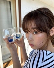 「大好物です」海外で開放的に…森七菜〝衝撃ドレス姿〟に「お年頃になったんだなぁ」「やばー！！！」反響続出