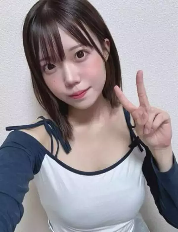 「それ虫よけじゃ？(笑)」「大丈夫？」噴射しまくりのビキニアイドル・榛名うい