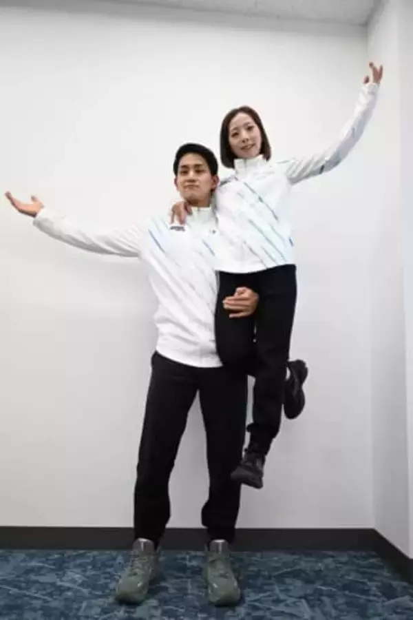 「龍一君と一緒がイイりくちゃん可愛い…」りくりゅう〝手にお揃いアイテム〟互いに笑顔の2人に「出会うべくして出会った2人」「愛溢れてる」の声