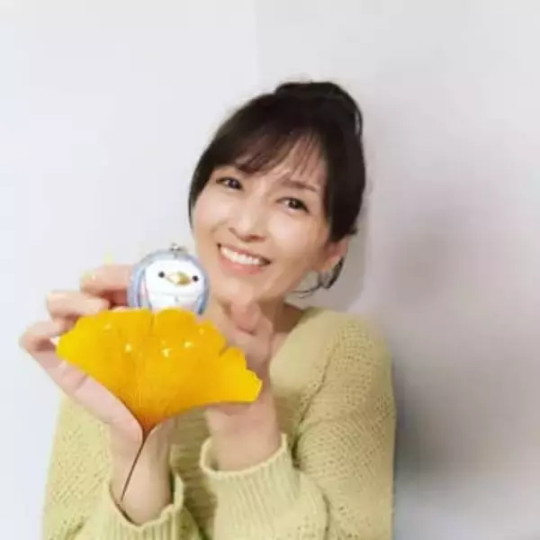 人気絶頂の18歳で白血病、無期限活動休止…8歳年上俳優と交際1年で結婚！吉井怜〝夫婦顔寄せショット〟に「なんか泣いちゃう…」「ただただ素敵」「幸せな気持ちになります」と反響