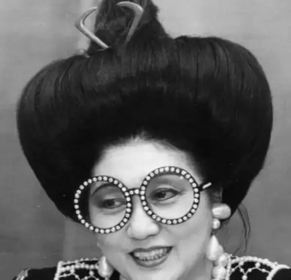 「わかるかなー」大女優〝奇抜ヘア〟を参考に…68歳・名取裕子、最新ビジュに騒然「普段着!?」「貫禄あり過ぎやて(笑)」「高級感半端ない」