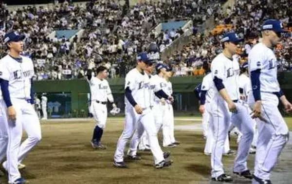 西武、守備の乱れから首位陥落…7回1失点の菅井信也の好投は今後向けた収穫　西口監督「試合もしっかりとつくってくれて良かった」