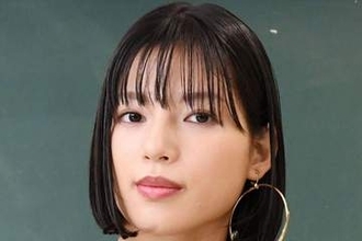 「なかなかのモノをお持ち」28歳になった元E-girls石井杏奈〝胸元ザックリ〟大胆コーデに反響続々「色気がダダモレ」「まいりました」