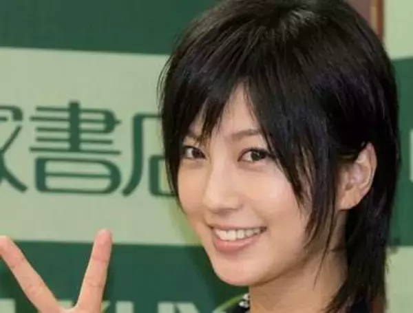「安田美沙子！？」44歳〝健在〟水着ショットに「うぉぉぉぉ！！」「ば！く！れ！つ！」「なんてこった」