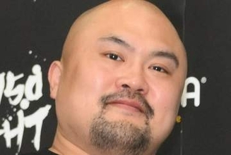 〝元アイドルの妻〟記念日2ショットの鬼越・良ちゃんに「あれ？いつのまに結婚？」「グルメ芸人目指しましょう」