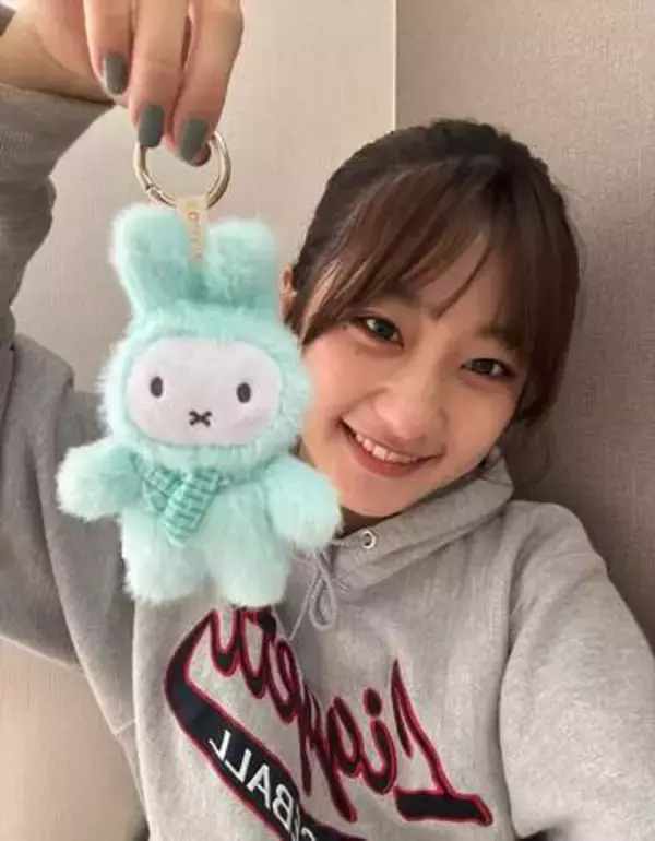 高校野球CMで注目〝短パン＆生脚〟ショット20歳モデル宝持沙那に「たまらん」「こりゃー世界に1人」