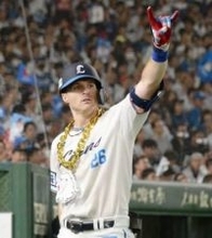 西武から3年ぶりのベストナインプレーヤー、タイラー・ネビンが初受賞　チーム「3冠王」で打線けん引