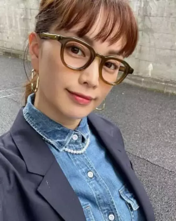 エビちゃんが天井から吊るされグルグル…〝驚異の回転トレ〟笑顔の蛯原友里に「さすが」「三半規管強いんだねー」の声