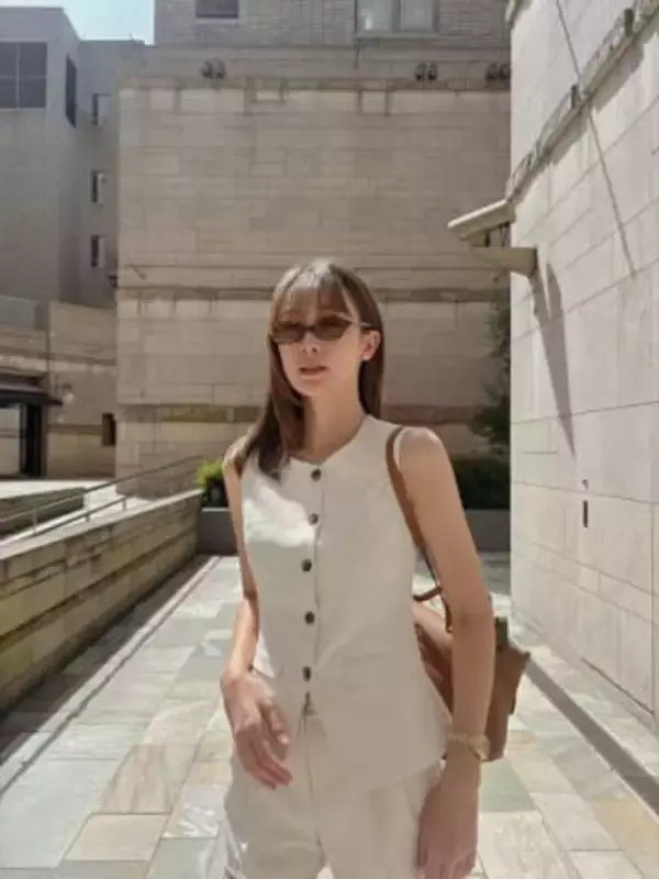 父はルイ・ヴィトンジャパン元社長、姉はハリウッド女優、母はジャーナリスト…昨年結婚した藤井サチ〝姉妹ショット〟に反響「お姉ちゃんいたんだ」「最高」