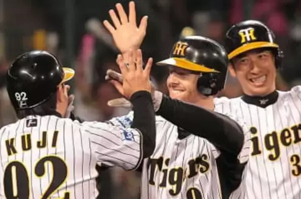 「ダンディさ増してる」〝阪神伝説の助っ人〟44歳の近影に反響続々「ほんま人格者。顔に出てる」「当時から老け顔だったから変わらんな」