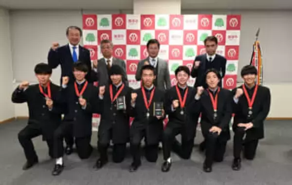 「勇気届ける走りを」都大路初出場の飯塚が飯塚市長に抱負【全国高校駅伝】