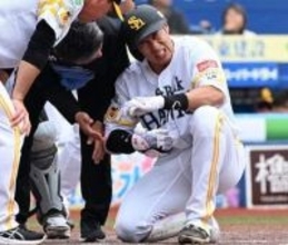 ソフトバンク柳田悠岐が途中交代　5回に右手首付近に死球　直後の守備で退く