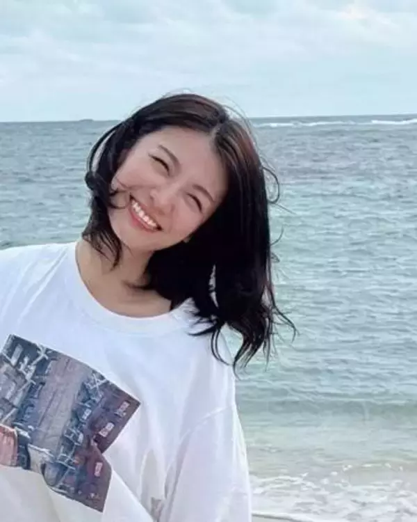 「な、なっ、何というお姿…」アマゾンCMで注目女優・瀧内公美〝道ド真ん中で大股開き〟に反響「挑発的」「妖艶」「なにしてもサマになる」