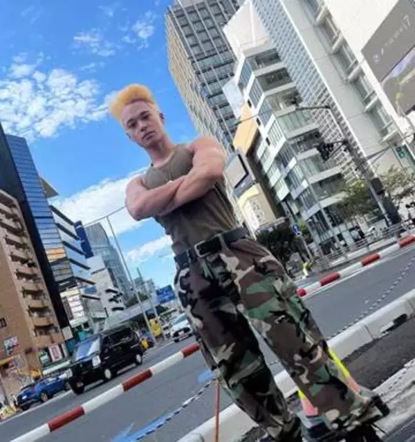 「顔の合成感すごい！」東京ホテイソンのショーゴ〝負けマッチョ〟姿が話題「60キロでこんなムキムキに！」「ウエストの細さが芸術的」